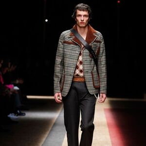 Authentic Prada Tan Brown Leather FW16 Unisex Men Runway Belt 85